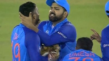 IND vs AUS 1st T20I 2022: Rohit Sharma Grabs Dinesh Karthik's Neck During DRS Review; Fans Share Funny Memes on Social Media