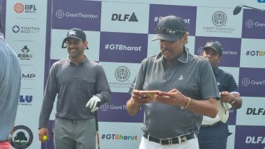 MS Dhoni Plays 'Helicopter Shot' During a Golf Game Along With Kapil Dev (Watch Video)