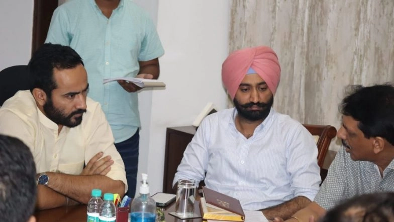 Punjab Ministers Pay Surprise Visit to Sewa Kendra in Ludhiana