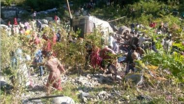 Jammu and Kashmir Road Accident: 9 Killed, 27 Injured After Minibus Falls Into Gorge in Poonch