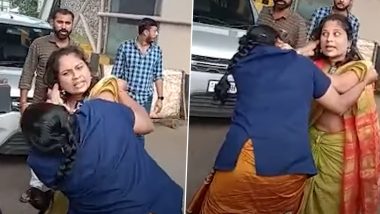 WATCH: Woman, Female Toll Plaza Employee Pull Each Other’s Hair During a Heated Argument Over Payment in Nashik, Video Goes Viral