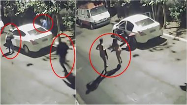 Sex in Car Leaves Couple Naked on Road! Shocking Viral Video Shows Carjackers Interrupting Steamy Sex Session Before Stealing the Vehicle