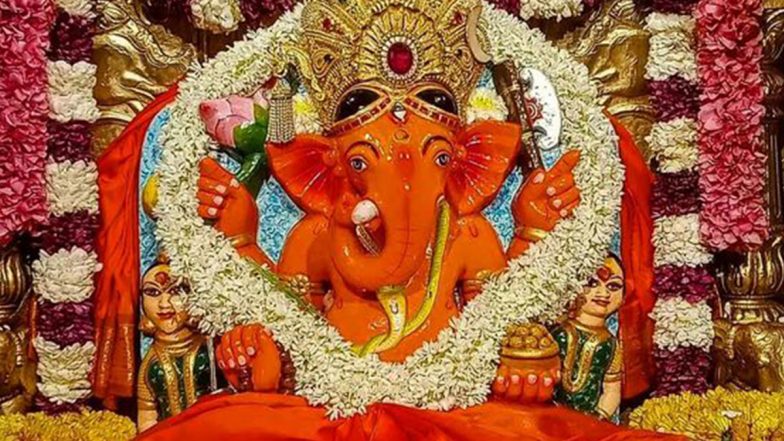 Siddhivinayak Ganapati Idol Live Darshan & Telecast Online for Ganeshotsav 2022 Day 9: Watch LIVE Streaming of Morning Kakad Aarti and Shree Darshan From Mumbai Temple During Ganesh Chaturthi