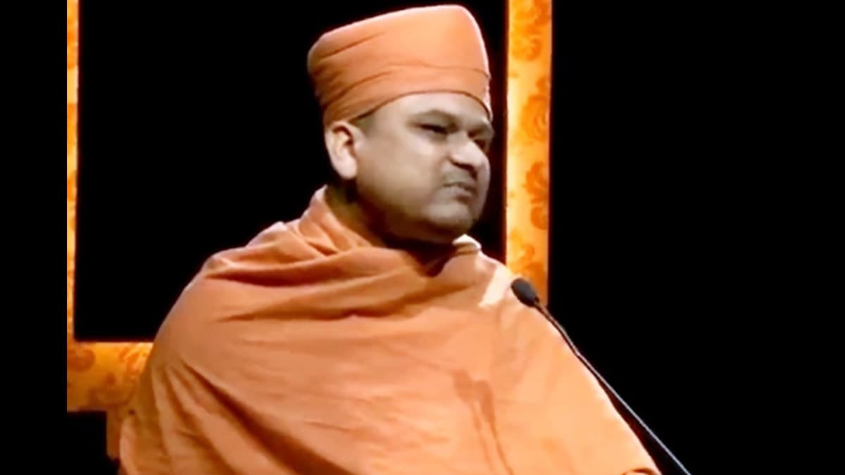 Sanatani Sadhus Demand Action Against Swaminarayan Sect Sadhu Anand Sagar  Swami for Insulting Lord Shiva | 📰 LatestLY