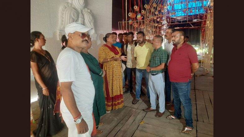 West Bengal: Durga Puja Organisers in Siliguri Set Up Pandal To Highlight Struggles of ‘Transgender’ Community | LatestLY
