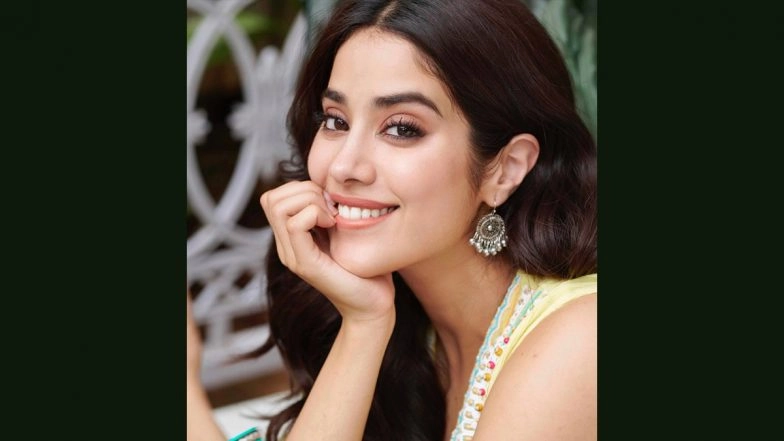 On Teacher's Day Janhvi Kapoor Reminisces How Her and Khushi Kapoor Would Play Teacher-Teacher 