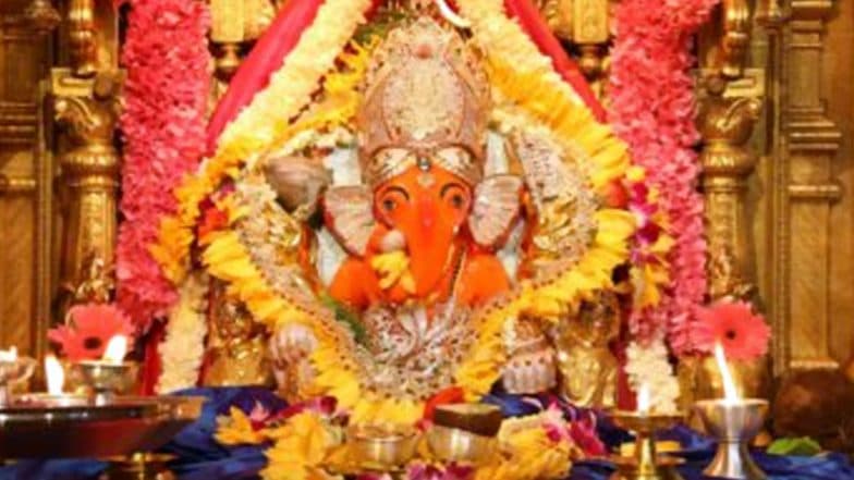 Siddhivinayak Ganapati Idol Live Darshan & Streaming Online for Ganesh Chaturthi 2022 Day 3: Watch LIVE Telecast of Kakad Aarti and Shree Darshan From Mumbai Temple During Ganeshotsav | ???????? LatestLY