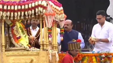 Mysuru Dasara 2022: Karnataka CM Basavaraj Bommai Takes Part in Dussehra Celebrations (Watch Video)