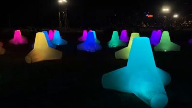 Diwali 2022: Glow-in-Dark Tetrapods Light Up Mumbai's Girgaum Chowpatty on Deepavali (Watch Video)