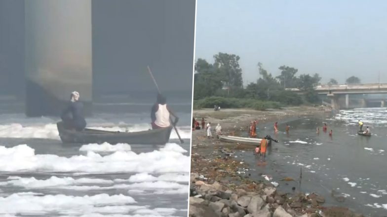 Chhath Puja 2022: Heavy Pollution And Toxic Foam Floating in Yamuna River in Delhi Ahead of Festival (Watch Video)