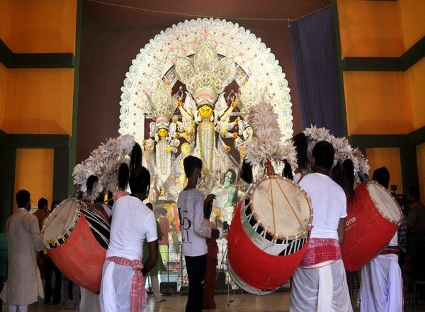 India News | Durga Puja Brings Fresh Hope for West Bengal 'dhakis' After 2 Years of Despair