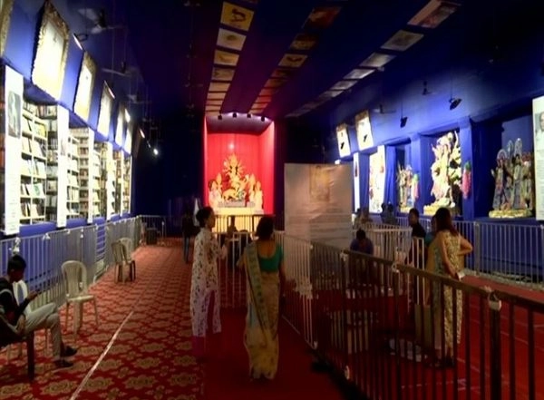 India News | This Durga Puja Pandal in Guwahati Encourages People to Read