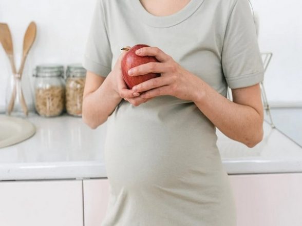 Researchers Find How Babies Respond to Taste, Smell in the Womb