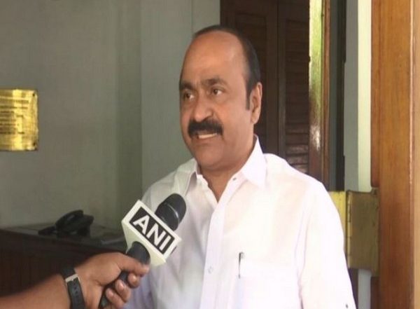 India News | Kerala LoP Satheesan Extends Support to Kharge in Tharoor's Backyard
