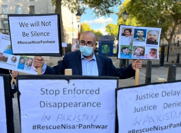 World News | MQM UK Stages Protest at 10 Downing Street Against Extrajudicial Killings in Pakistan