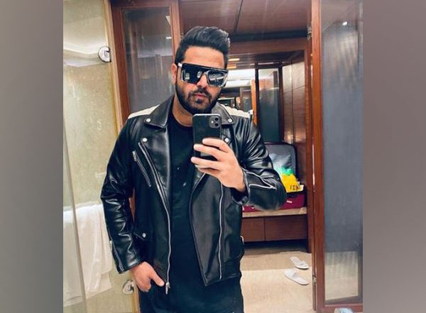 Entertainment News | Punjabi Singer Alfaaz Hospitalised After Being Rammed by Tempo Reversing at Mohali Dhaba, Now Stable: Police