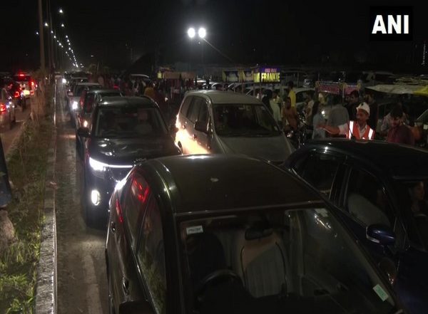 India News | Gujarat: Traffic Jams at Various Places Due to Navratri in Surat