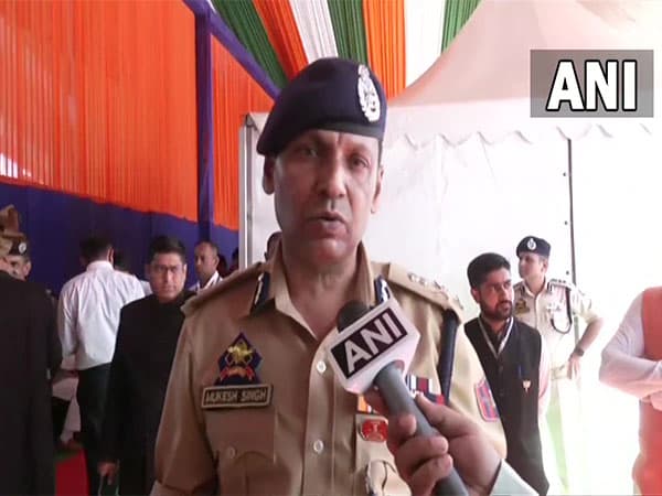 India News | J-K Police Apprehends Yasir Ahmed, Accused of DG Prisons HK Lohia's Murder; Interrogation Started