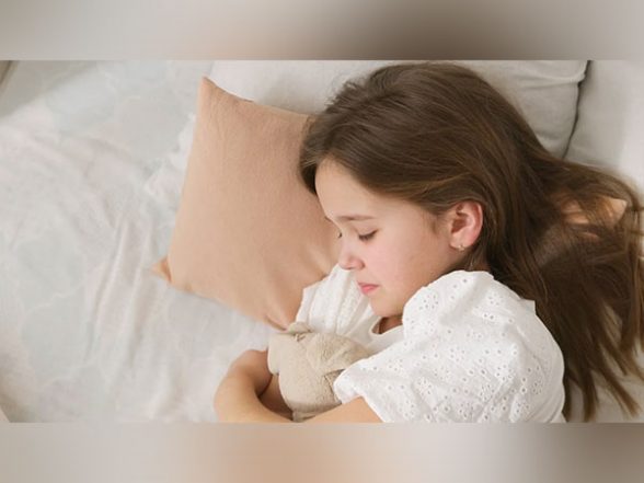 Lifestyle News | Study Suggests How Setting a Sleep Schedule Can Help Adolescents Get More Sleep