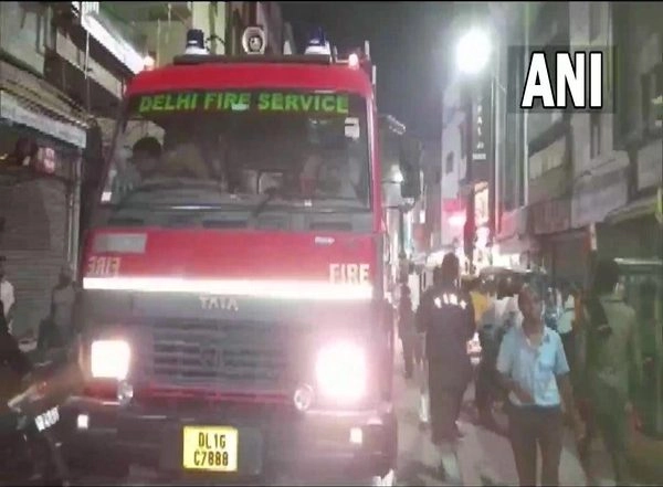 India News | Fire Breaks out at Shop in Delhi's Gandhi Nagar