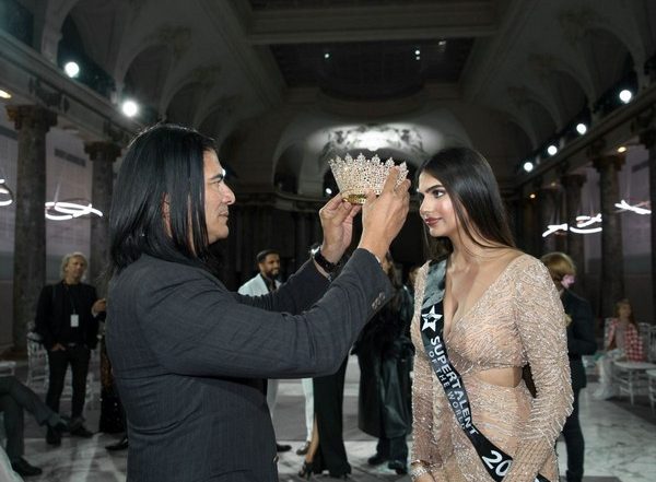 Business News | She is India's Rachel Gupta Crowned 'Miss Super Talent of the World' in Season 15 Held in Paris, France