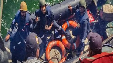 World News | Pakistan Maritime Security Ship Rescues 6 Indian Fishermen, Hands Them over to Indian Coastal Guard