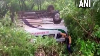 India News | 14 Hurt as Bus Falls off Hill in Andhra Pradesh's ASR