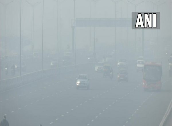 India News | Respiratory Problems Rising in Delhi-NCR Due to Change in Weather, Increasing Smog: Expert