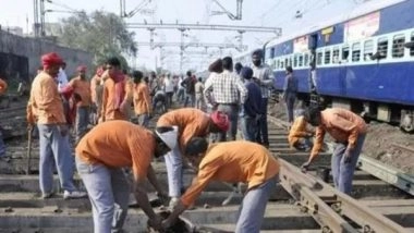 Business News | Cabinet Announces Bonus for Railway Employees