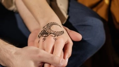 Lifestyle News | You Can Go to These Places for Mehendi This Karwa Chauth