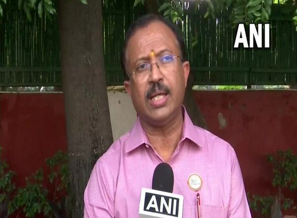 India News | MoS Muraleedharan Slams Pinarayi Vijayan for Visiting Dubai Amid Human Sacrifice Case