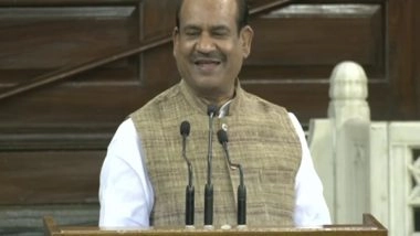 India News | Lok Sabha Speaker Reaches Divyang Bhavan in Surat and Meets the Children