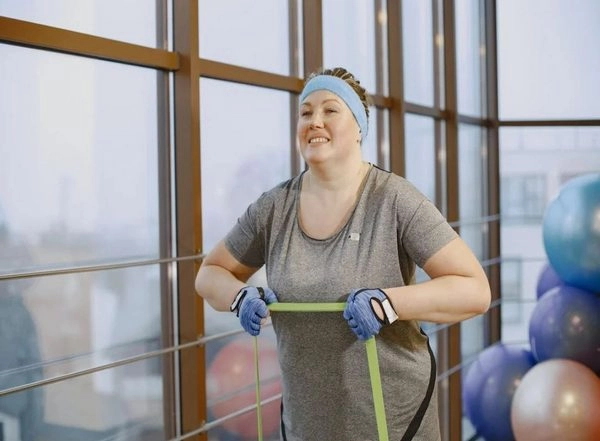 Air Pollution Shifts the Scales in Favour of Female Obesity