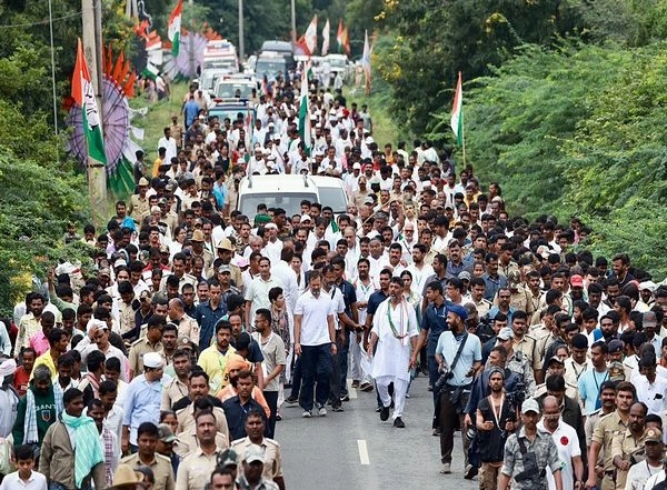 India News | Congress' Bharat Jodo Yatra-led by Rahul Gandhi to Reach Milestone of 1000 Km Tomorrow