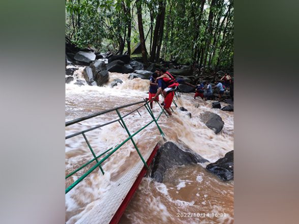 India News | Goa: Over 40 Rescued at Dudhsagar Waterfalls After Cable Bridge Collapses - Vimarsana News