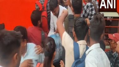 UP PET 2022 Examinees Miss Trains After Huge Ruckus at Moradabad and Other Railway Stations in Uttar Pradesh (Watch Video)