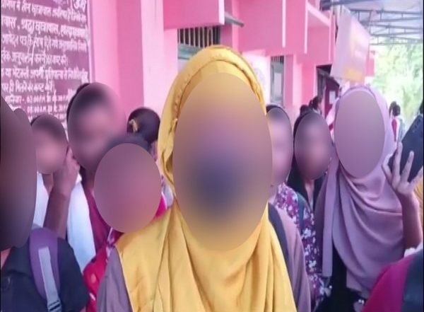 Bihar: Girls Create Ruckus when Asked to Remove Hijab for Checking During Exam at Muzaffarpur College