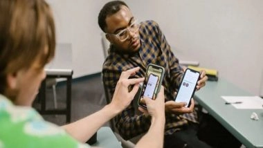 Lifestyle News | Taking Pictures of Slides Helps Students in Remembering the Presentation: Study