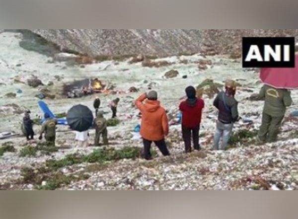 India News | President Murmu, PM Modi Condole Loss of Lives in Kedarnath Helicopter Crash