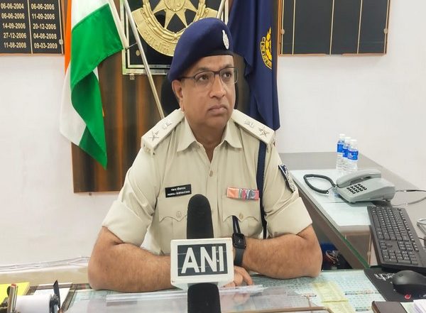 Madhya Pradesh Shocker: Fed Up With Harassment by Neighbour, Girl Leaves Studies in Guna; Mother Pleads for Security
