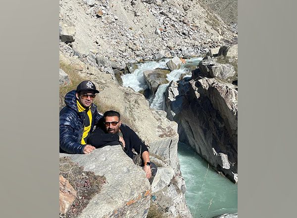 Entertainment News | Sunny Deol's Son Karan Pens Heartfelt Note on 'Ghatak' Actor's Birthday