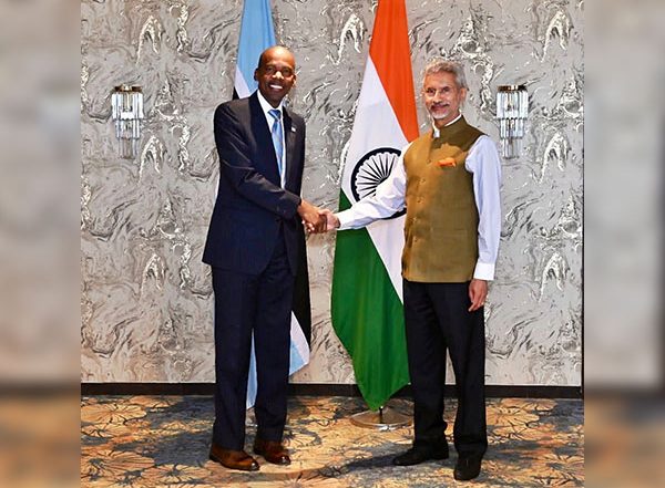 World News | India, Botswana FMs Focus on Health, Trade, Investment, Including Defence and Training