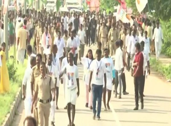 India News | Bharat Jodo Yatra: Rahul Gandhi Resumes Padayatra from Andhra's Banavasi Village