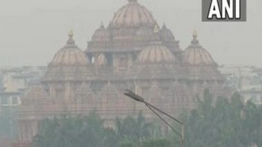 India News | Delhi's Air Quality Remains in 'poor' Category Day Before Diwali, Smog Blanket Covers Sky