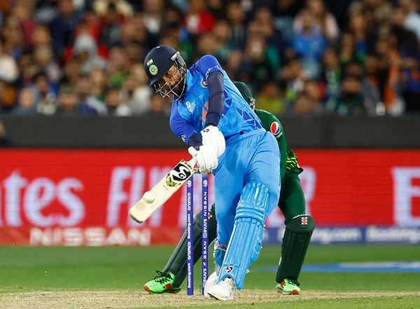 Sports News | T20 WC: Hardik Pandya Becomes 1st Indian to Cross 1000 T20I Runs and Bag 50 Wickets
