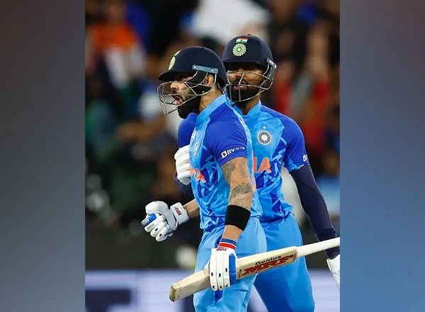 Sports News | T20 WC: Virat's Two Sixes Against Rauf Were Crucial, His Experience Helped Us: Rohit Sharma After India's Win over Pakistan