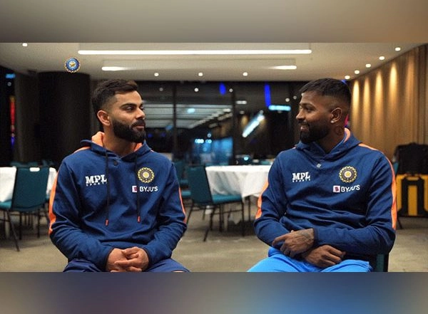 Sports News | We Struggled, but We Did It Together: Hardik Pandya to Virat Kohli After Thrilling Win over Pakistan