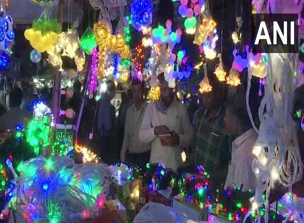 India News | WB: Markets in Kolkata Lit Up with Decorative Lights on Diwali