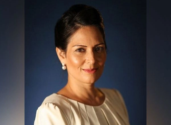 World News | Ex-Home Secretary Priti Patel Comes out in Support of Rishi Sunak as UK PM