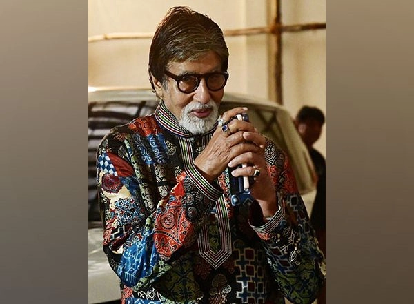 Entertainment News | Amitabh Bachchan Performs Diwali Puja with Family at 'Pratiksha' Bungalow